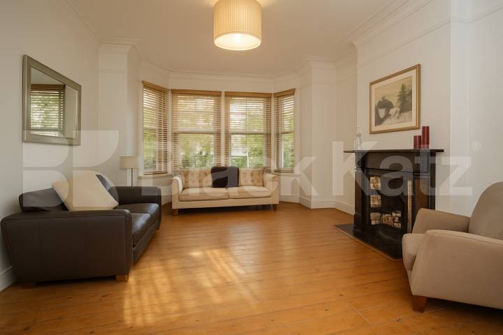 Bright 2-bed garden flat on Priory Road N8 with modern interiors and garden Priory Road, Muswell Hill 
